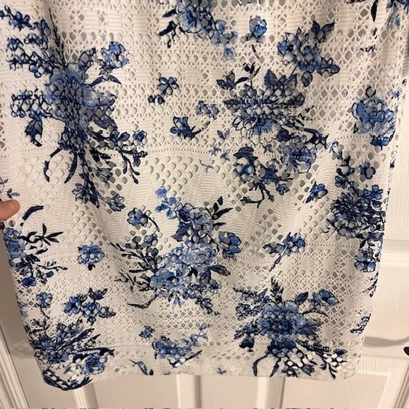 R&K Floral Lace Dress Bell Sleeve White‎ Blue Party Cocktail Size 10 - Picture 3 of 6